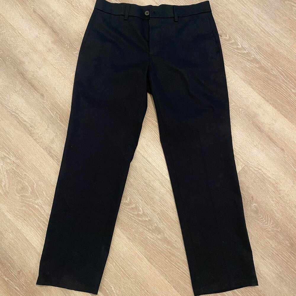 Haggar Mens Black Slack Dress Pant. Cotton and Polyester.